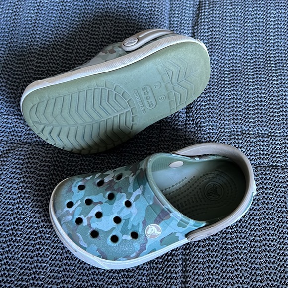 Toddler crocs - Picture 2 of 2